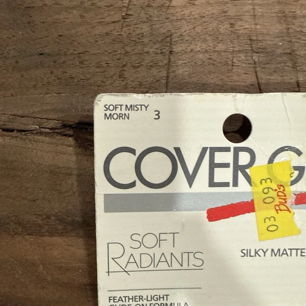 Cover Girl Soft Radiants Silky Matte Eye Shadow EyeShadow Soft Misty Morn 3 NOS